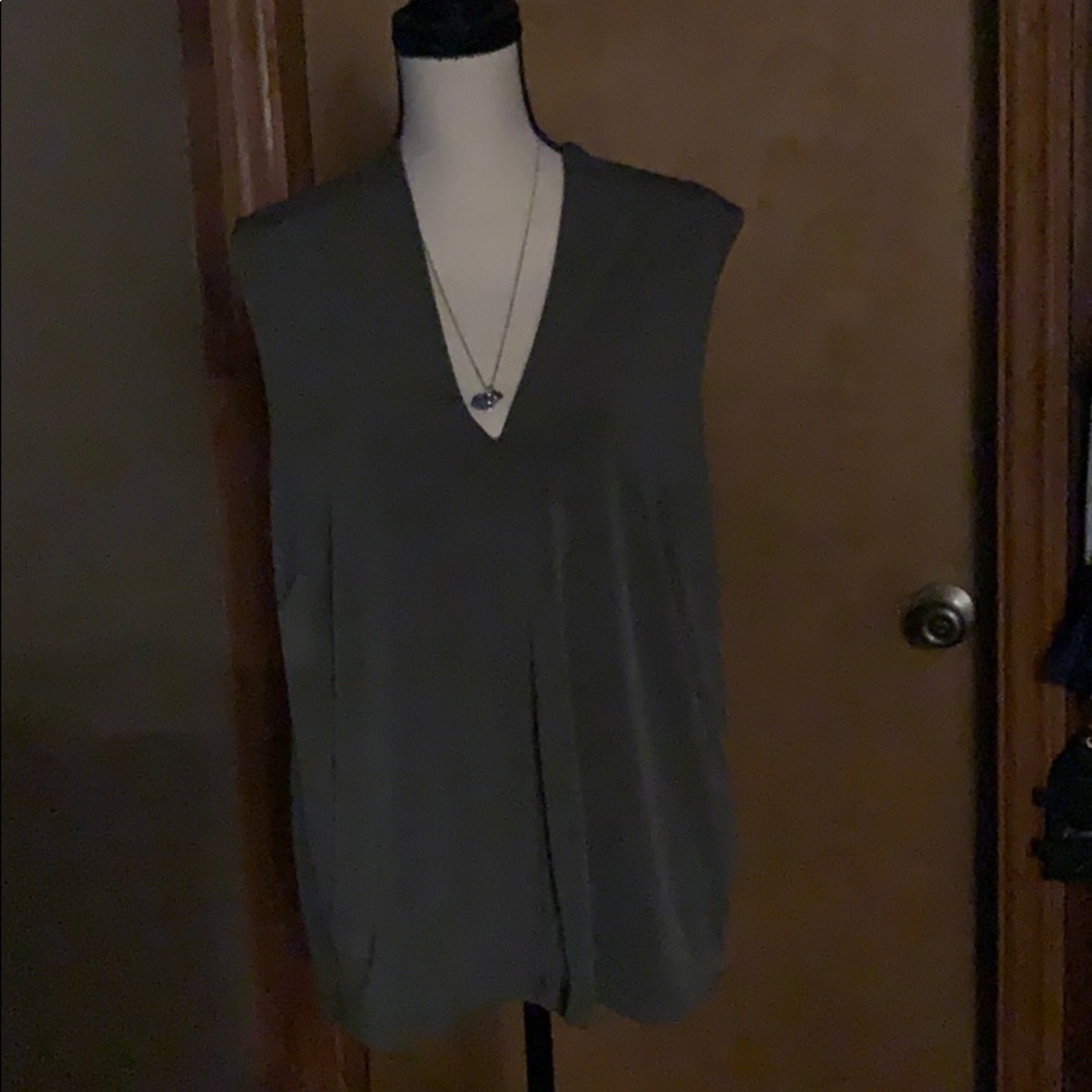 Tops - Picture 9 of 12